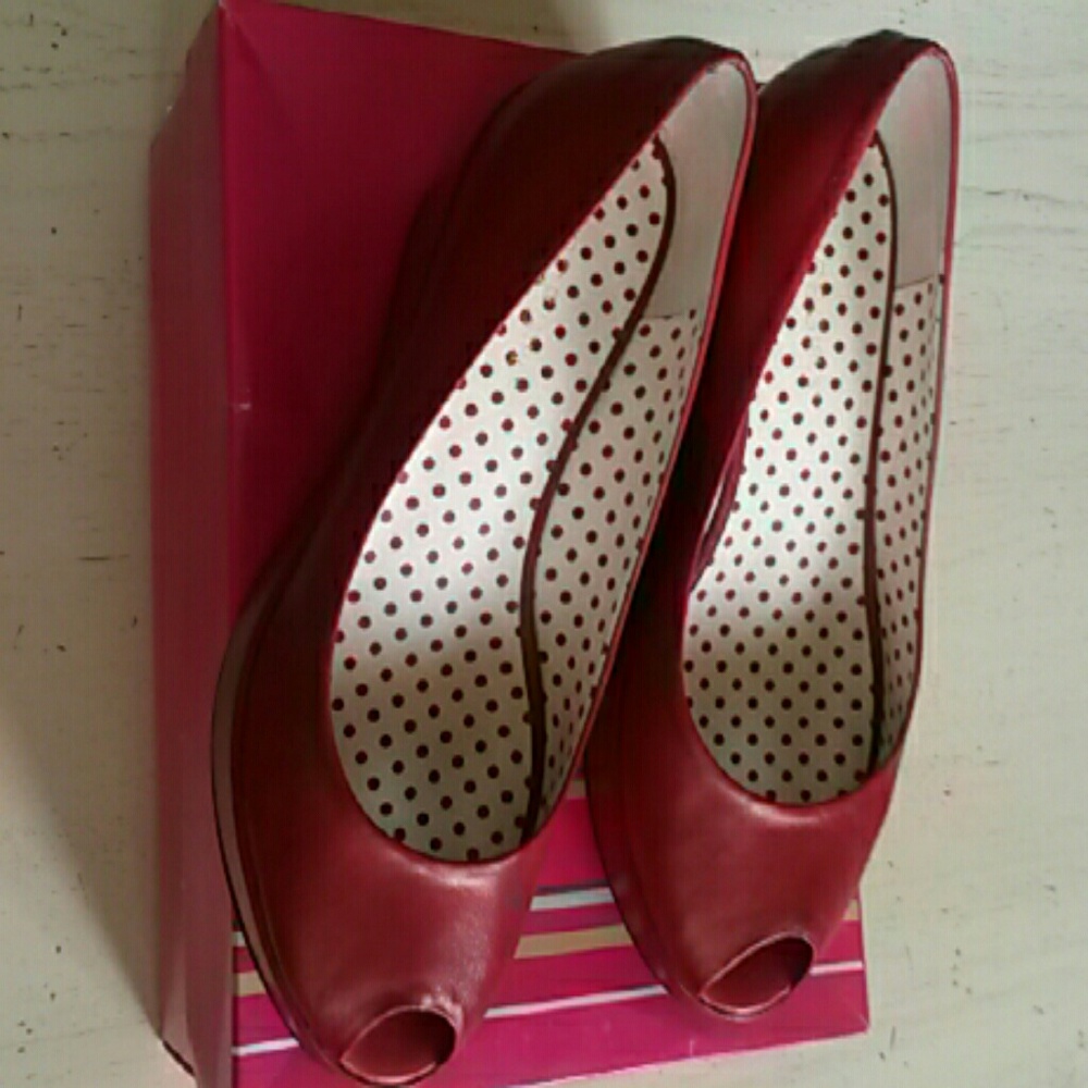 BCBGirls Geblyn Red wedge platform pump - 8.5 M